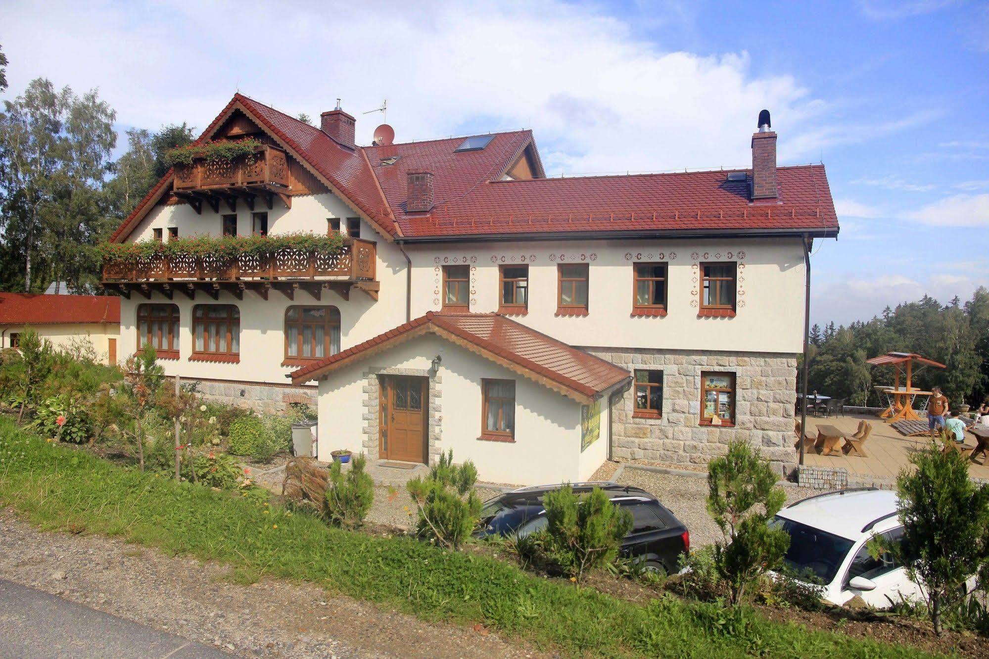 קרפאז' Przystanek Bavaria - Sauny, Parking Oraz Wstep Do Parku Bajek W Cenie! מראה חיצוני תמונה