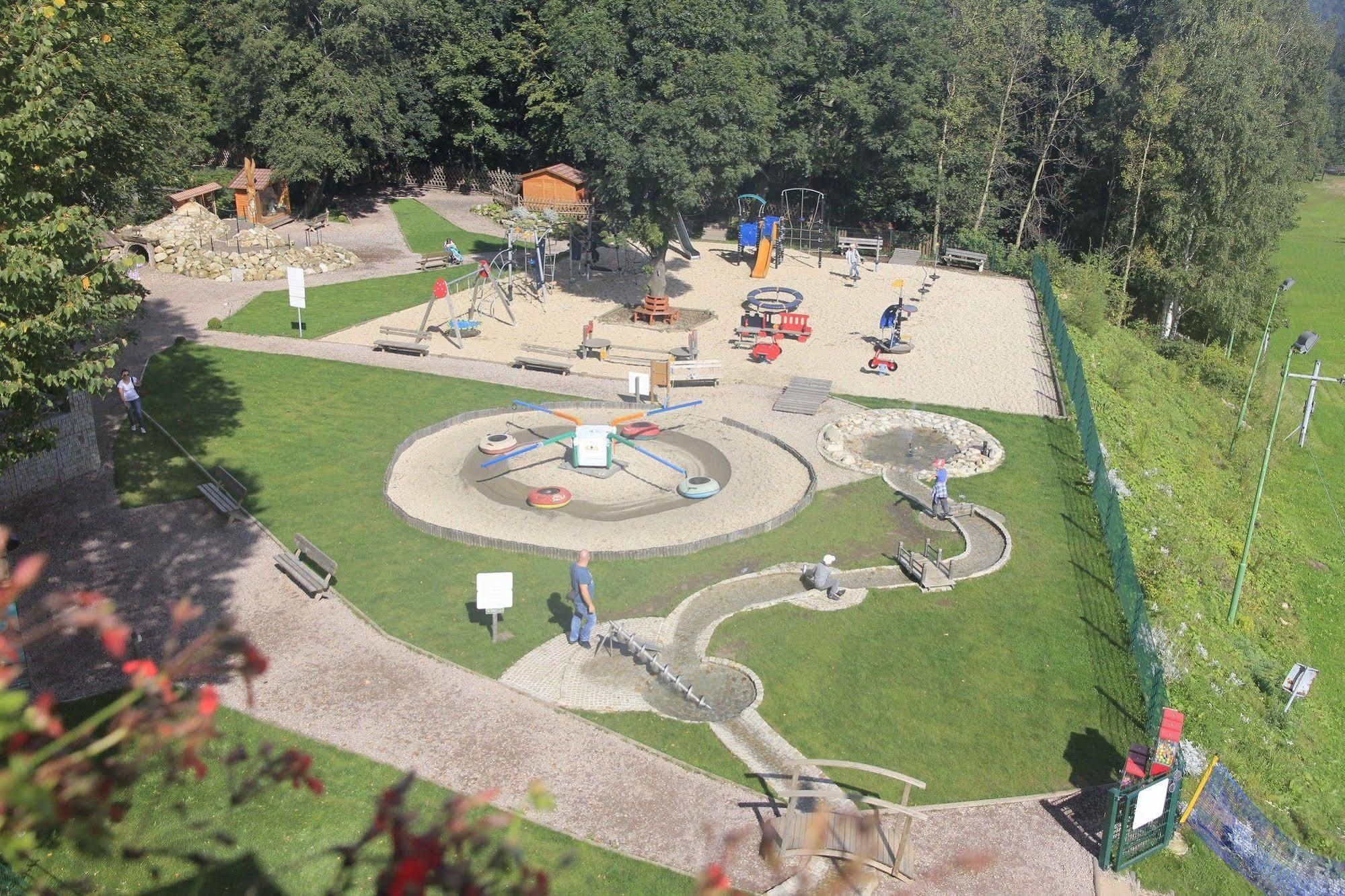 קרפאז' Przystanek Bavaria - Sauny, Parking Oraz Wstep Do Parku Bajek W Cenie! מראה חיצוני תמונה
